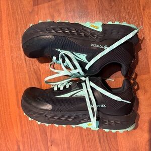 Altra Women's Black and Mint Athletic Shoes
